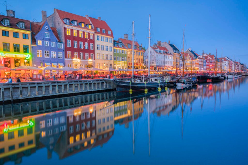 6 Best Areas for First-Time Visitors- The Planet D